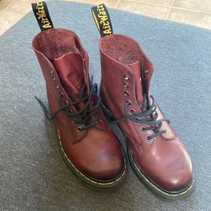 Dr. Martens lace up boots🥾